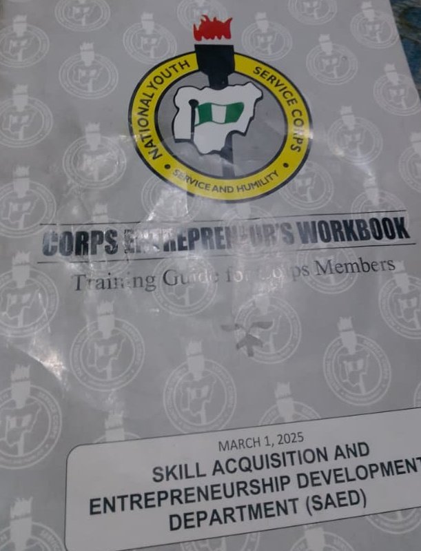 Faavour4712 tweet media