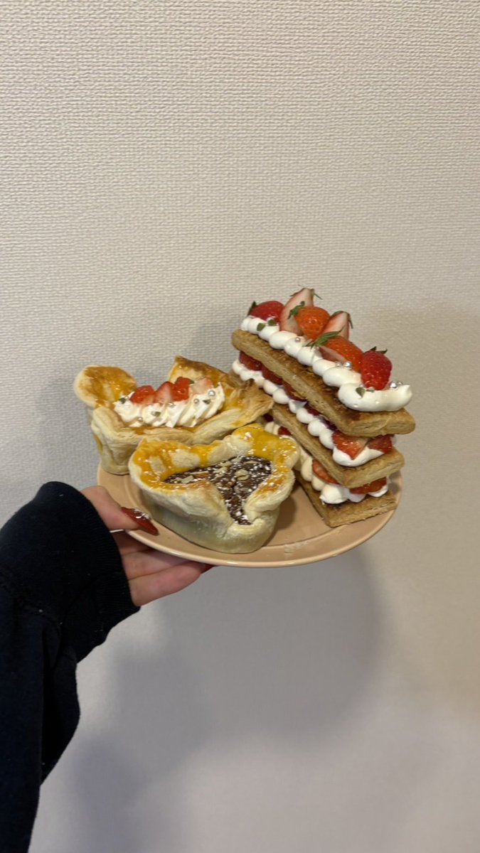 お休みだから作ってみたよん
バレンタインあげる人が欲しい🍓