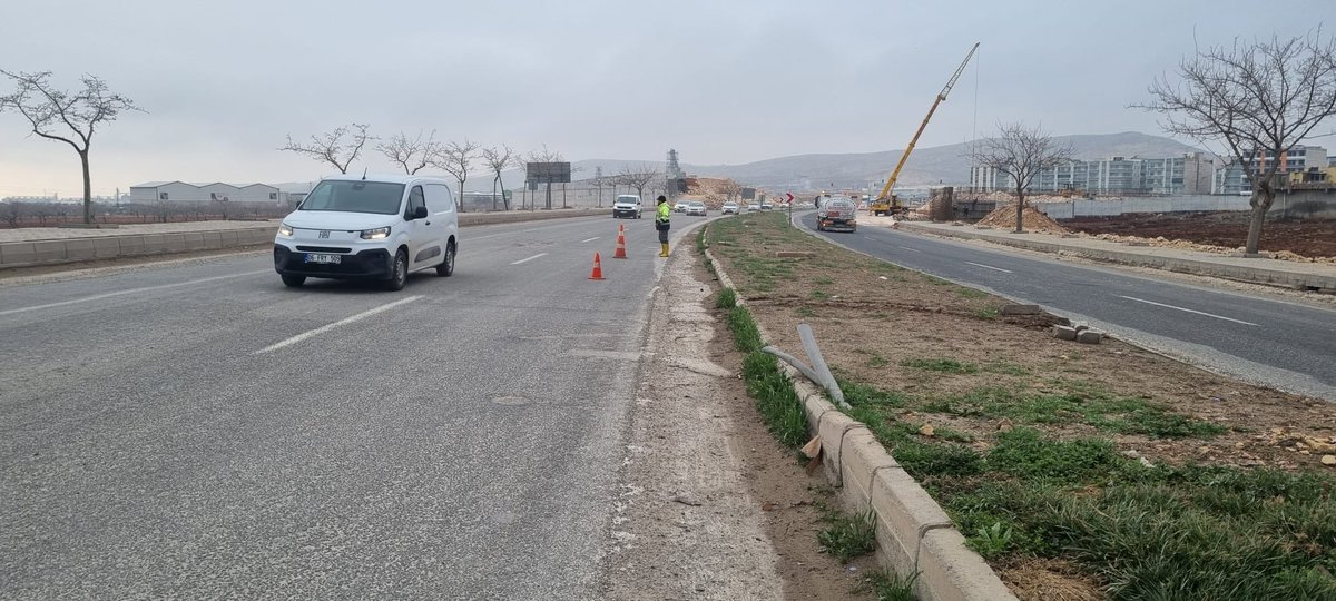 📍Akçakale Çevre Yolu ❤️

Park ve Bahçeler Dairesi  Başkanlığına bağlı ekiplerimiz;👷🚧👷

 Ağaç dikimi çalışmalarını hız kesmeden sürdürmektedir.🌲

#YeşilŞehirŞanlıurfa 

<a href="/sanliurfabld/">Şanlıurfa Büyükşehir 🇹🇷</a> 
<a href="/MithatCanKutluc/">Mithat Can KUTLUCA</a> 
<a href="/halilaldeniz_/">Halil Aldeniz</a> 
<a href="/Tuba_Yaygin/">Tuba Yaygın</a> 
<a href="/sukrukaracads/">şükrü karaca</a> 
<a href="/musadokuz_/">Musa dokuz</a>