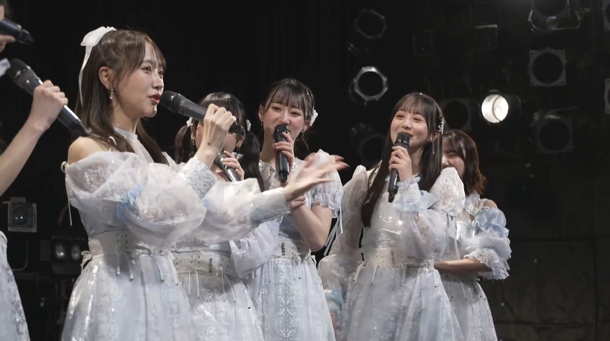 tyorappe_48462's tweet photo. 千穂ちゃん「この衣装全員分作ってほしい」
 #STU48 #SHOWCASELIVE https://t.co/wiRSHaUnVf