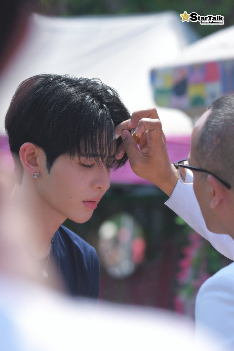 " เจมส์ ศุภมงคล " ร่วมงานพิธีบวงสรวงซีรีส์ "MR.FANBOY รักสุดใจนายแฟนบอย"

Mr Fanboy Worship
#บวงสรวงรักสุดใจนายแฟนบอย

#JamesSu 
#MrFanboySeries 
#รักสุดใจนายแฟนบอยSeries