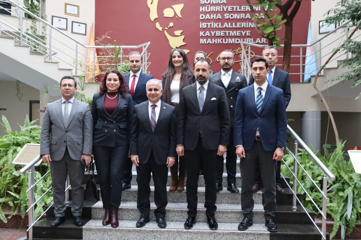🎓 Bilimle Güçlenen Denetimli Serbestlik | Gaziantep Üniversitesi

Gaziantep ziyaretimiz kapsamında, denetimli serbestlik alanında güçlü ve sürdürülebilir iş birliği yürüttüğümüz kıymetli paydaşlarımızdan Gaziantep Üniversitesini ziyaret ettik.

Üniversite–kamu iş birliğine