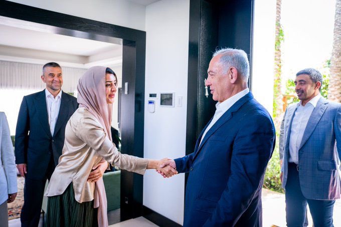 AbdElrahma41413's tweet image. 🚨🚨🚨 انتظروا مفاجاة ابستين مع الدبلوماسية الإمارتية #ريم_الهاشمي 

هل تتذكرون "بويـ ـضة الضفدع هذه"  منذ عامين 
يوم خرجت وأهل غـ،زة يبادون ووصفتهم بانهم برابرة وهمج، وأثنت على حكمة وصبر المستوطن الصهيـ ،وني !! 
سترون لها ملفات على غرار "يرقة الخنفساء" هند العويس !! 

دويلة…