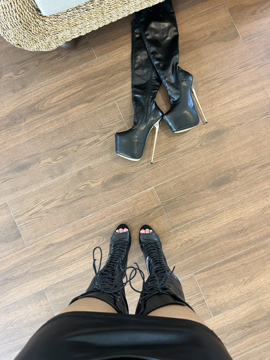 gottinalexa's tweet photo. Heaven is down there 👇 https://t.co/Qc582Ul8FK