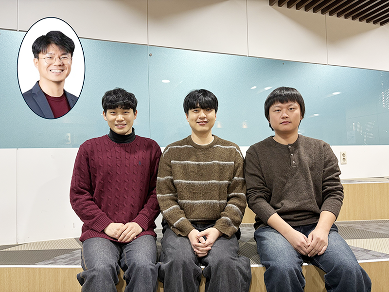 kaistpr's tweet image. 🚀 KAIST researchers developed R-DM, an AI model that understands chemical energy principles to predict molecular structures. By navigating energy landscapes with Riemannian geometry, it achieves 20× higher accuracy, near quantum-level precision.
#AI #Chemistry #DrugDiscovery