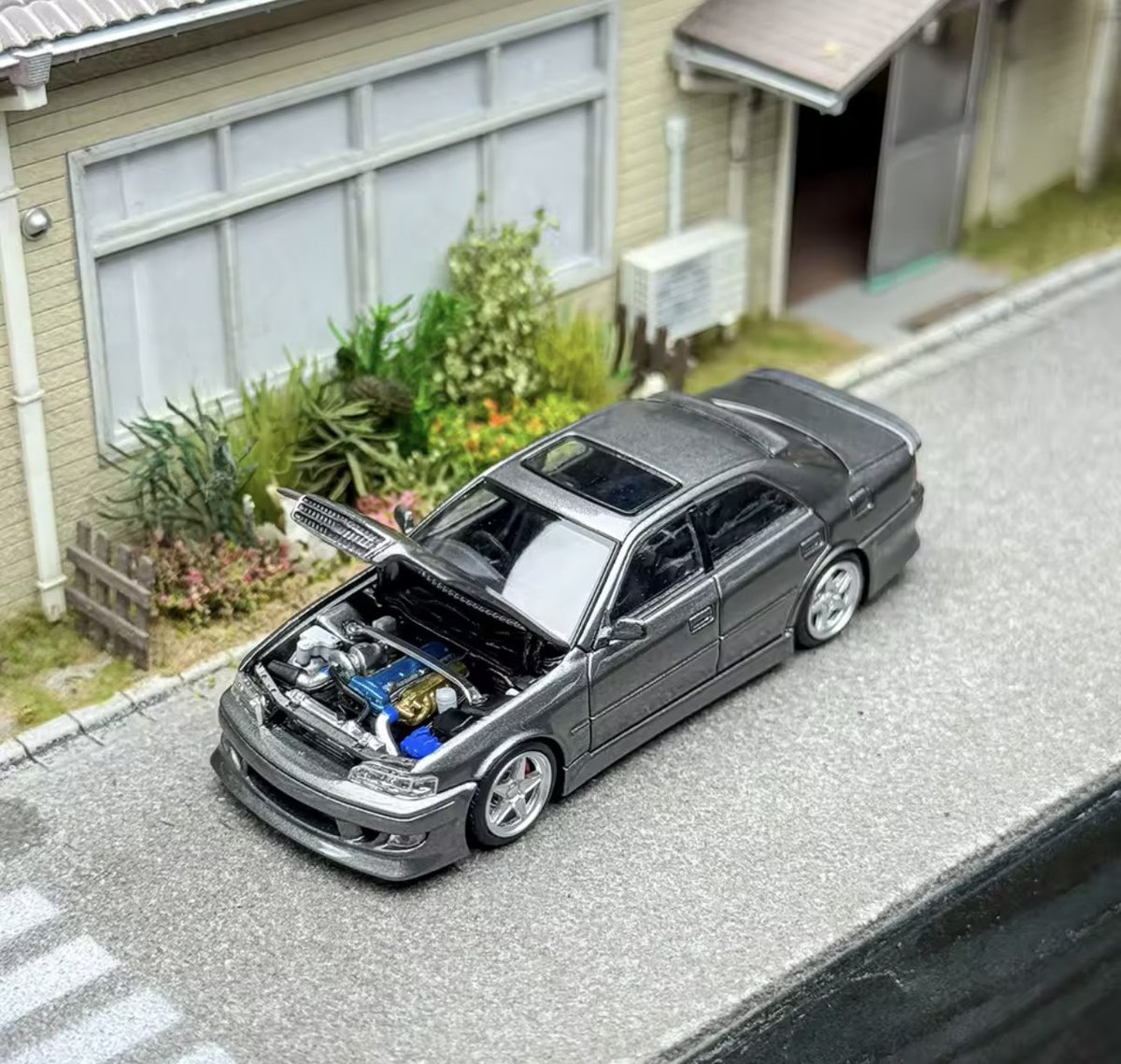 ちょっと出遅れましたが、FH/MODEL1製の1/64TOYOTA チェイサーJZX100が