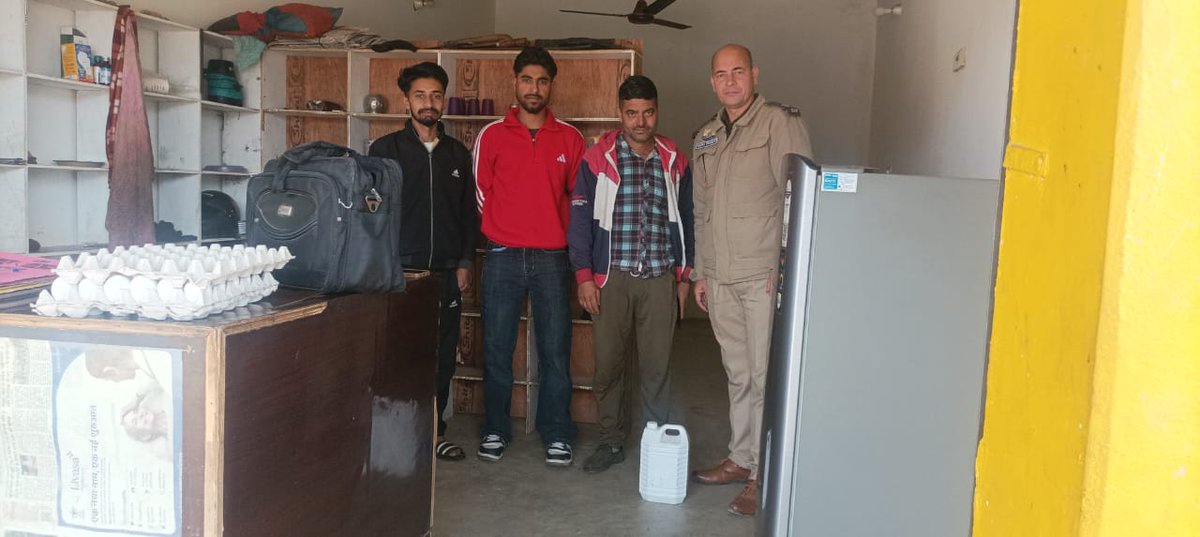 SpNurpur's tweet photo. नूरपुर पुलिस ने अवैध शराब के खिलाफ कार्रवाई की है। 4 मामले दर्ज कर 34 लीटर अवैध शराब बरामद की गई है। आरोपियों को गिरफ्तार कर जमानत पर रिहा किया गया है। https://t.co/Crx7Vx6Iot