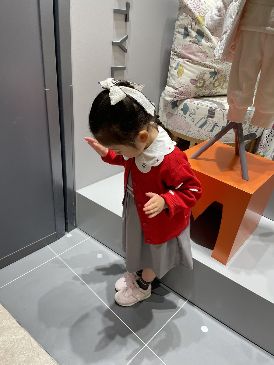 moe_1108's tweet photo. ピアノ始めて4ヶ月👧🏻🎹

先生の事も大好きで
楽しそうに習ってるので
早いかな？と思ったけどよかった😌✨

モイモルンの新作もかわいい🌷🎀 https://t.co/zx46z9nrY4