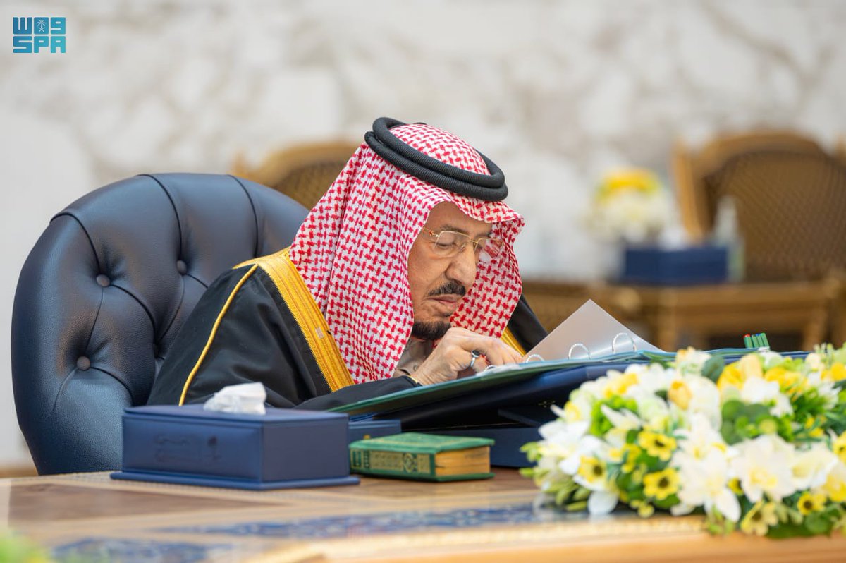 #مجلس_الوزراء يُشِيد بالجهود المبذولة لدعم مسارات التعاون الثنائي بين المملكة العربية السعودية والجمهورية العربية السورية، ومن ذلك زيارة وفد سعودي لدمشق؛ بهدف إطلاق مشاريع وعقود إستراتيجية في قطاعات الطيران والاتصالات والمياه والصناعة والتعليم؛ ستسهم في تعزيز البنية التحتية، ودفع