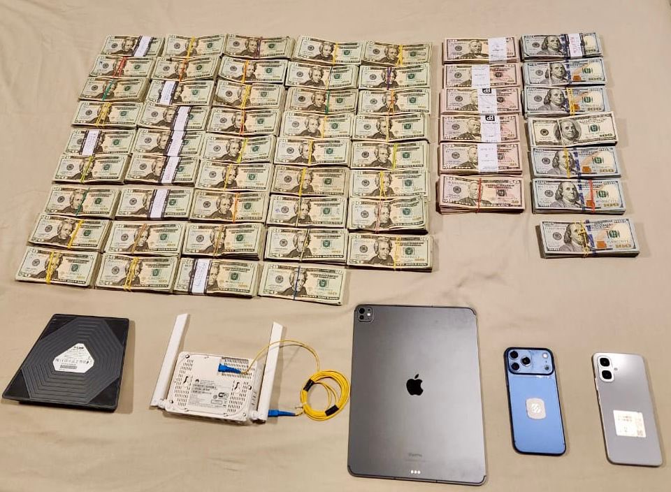 FiscaliaEcuador's tweet image. #ACTUALIZACIÓN | #CasoGoleada: #FiscalíaEc y @PoliciaEcuador ejecutan órdenes de detención con fines de formulación de cargos contra 11 personas investigadas en esta causa, entre ellas los hermanos Aquiles, Antonio y Xavier Á. (en desarrollo).