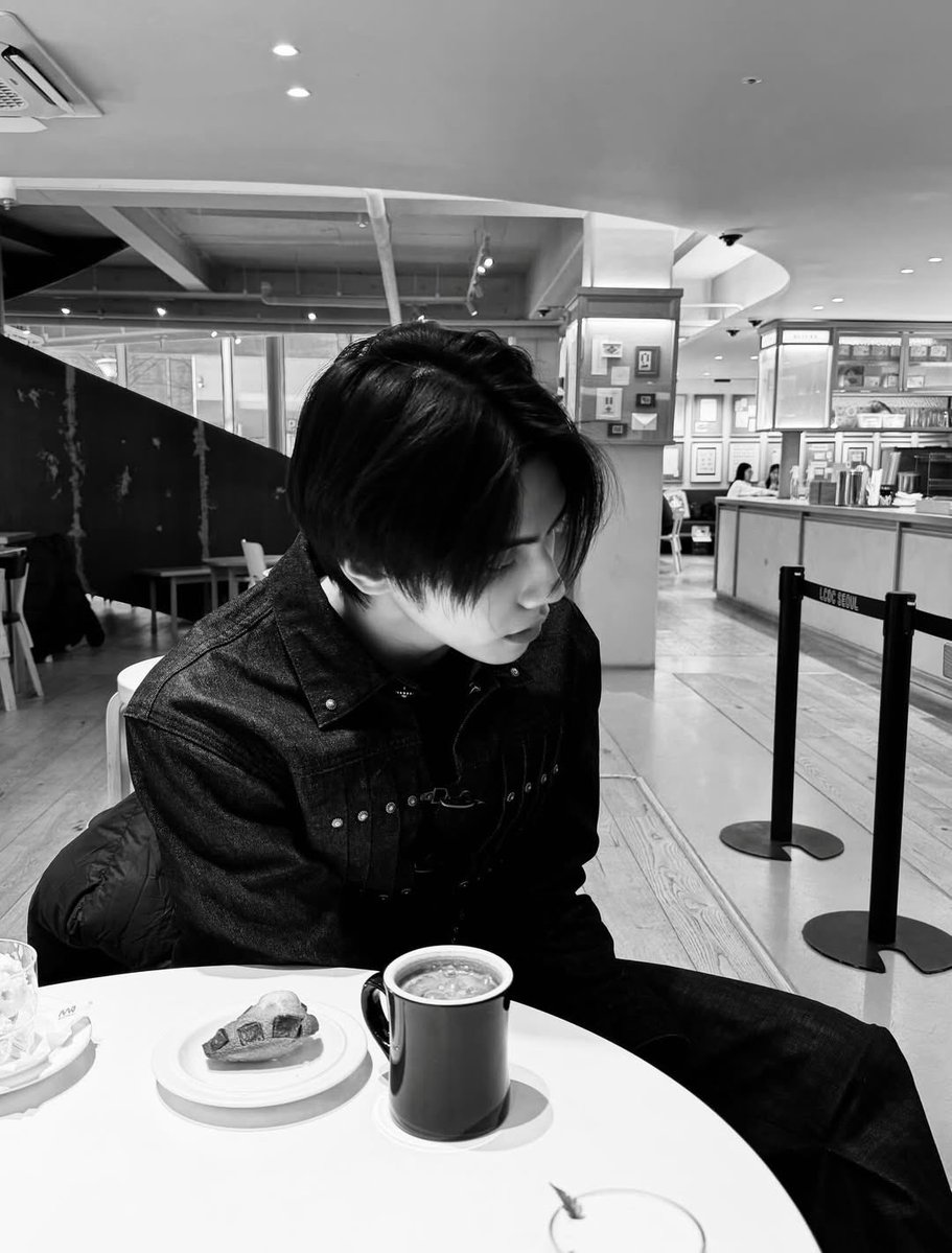 นี่มันเดทกันชัดๆ ดิสแพทไม่ต้อง~😌 
#ข้าวผัดหมี่เย็น