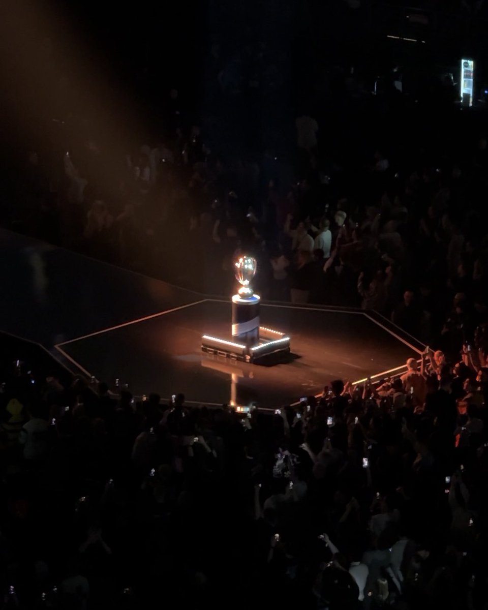 pbdesignz tweet media