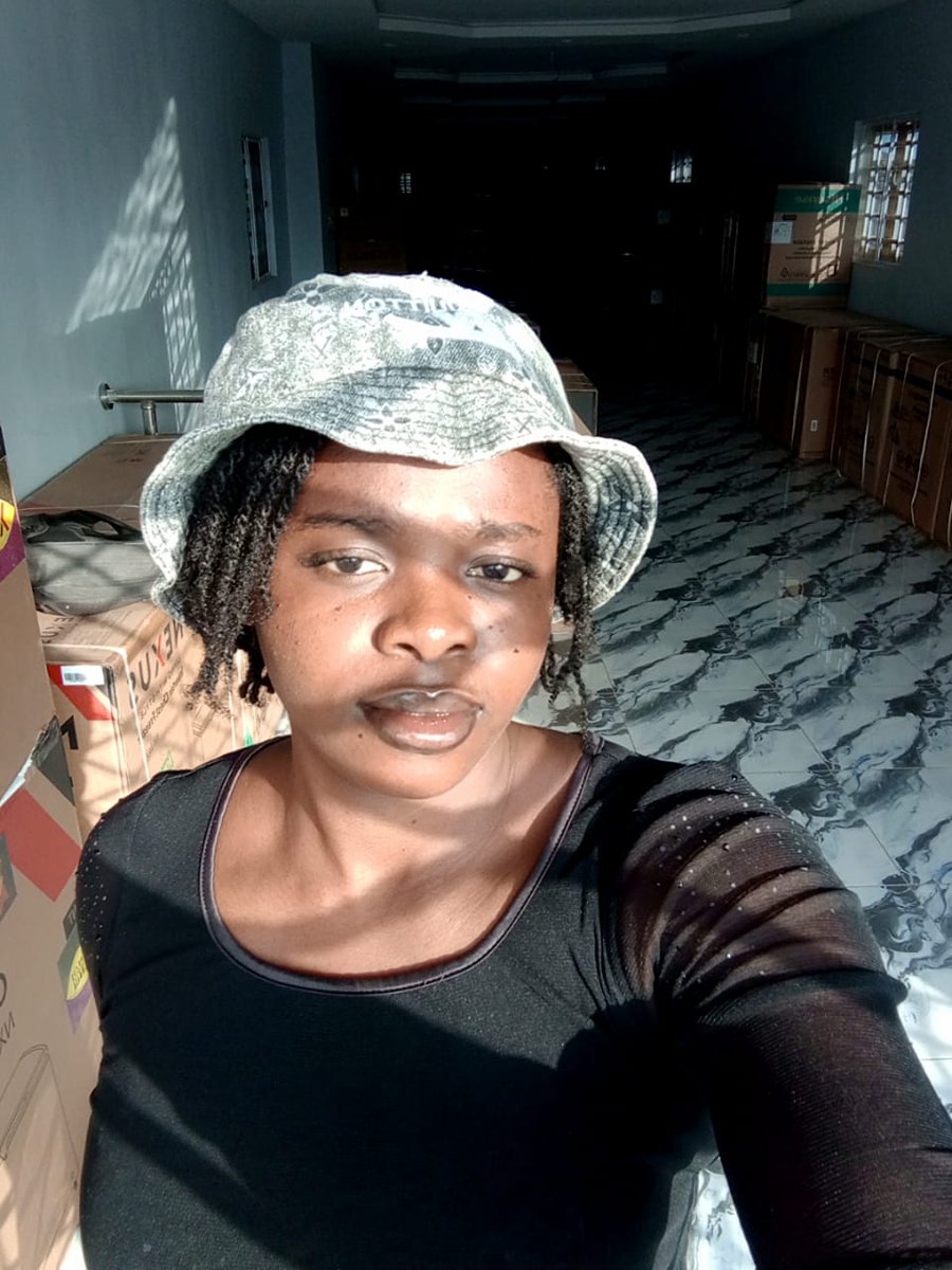 BeeThepenartist's tweet photo. Towards the end of last year, I lost my really important documents — by God's hand, I'm sure — so this is me trying to be 'stubborn' this year. Lmao — God understands this joke😂
I won't lose twice, my Lord. I won't😂❤️. https://t.co/BMNkWWIzuR