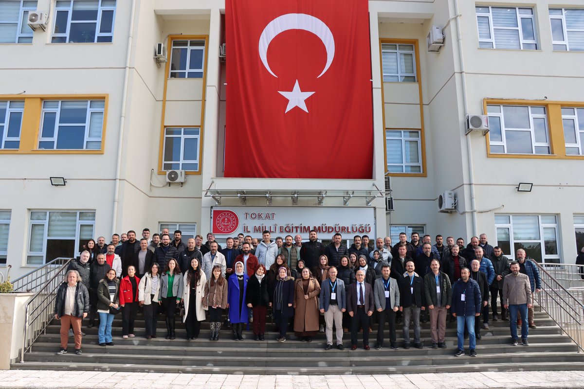 tokatmem's tweet photo. 2025–2026 eğitim öğretim yılı ikinci dönem YEĞİTEK Okul Sorumluları Dönem Başı Hazırlık Toplantısı, İl Millî Eğitim Müdürümüz Sayın Hüseyin Kır ve Şube Müdürümüz Sayın Vahap Gül’ün başkanlığında gerçekleştirildi.

Toplantıda, YEĞİTEK tarafından yürütülen projelerin yanı sıra okullarda uygulanacak güvenli internet hizmetleri konusunda bilgilendirme yapıldı. Bununla birlikte eTwinning, STEM, Dijital Yetkinlik Paketi ve GençTek projeleri hakkında katılımcılara bilgi verildi.