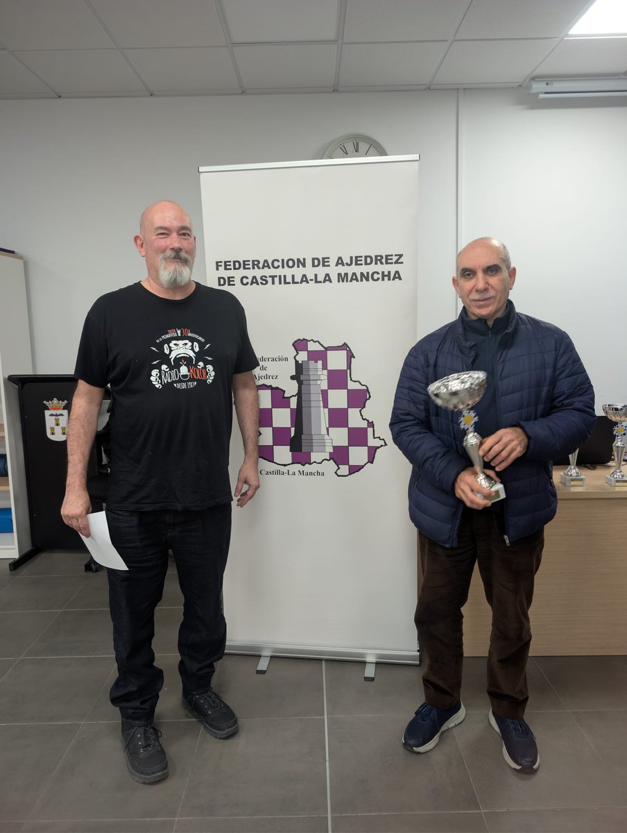 ParqueSurChess's tweet photo. https://t.co/lfVGURBQHI Del 17 al 31 de enero se ha celebrado el campeonato provincial absoluto de Alabcete, con Pablo Alcoba logrando el primer puesto, Ángel Moratalla el tercer puesto y Vicente Alcaraz el título de campeón de más de 65 años. https://t.co/zCLChxKJKO