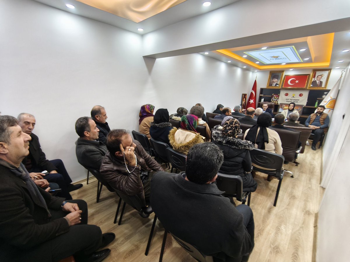 İlçe başkanımız sn. Veysel Çelik öncülüğünde Ak Parti Kulp İlçe Daraltılmış Danışma Meclisi toplantımızı gerçekleştirdik.

Teşkilat çalışmaları, hedeflerimiz ve İlçe sorunları hakkında verimli bir toplantı gerçekleştirildi. 

#GönüllerBirOlsun
#DiyarbakırKazansın