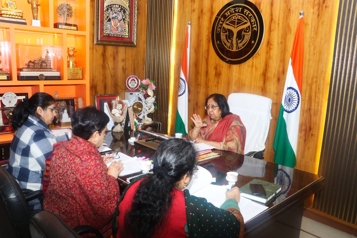 उत्तर प्रदेश विधानसभा के बजट सत्र 2026-27 के अंतर्गत दोनों सदनों के मा.सदस्यगणों के तारांकित प्रश्नों हेतु विभागीय अधिकारियों के साथ ब्रीफिंग की।

<a href="/UPMahilaKalyan/">UP Mahila Kalyan</a> <a href="/ICDSUP1/">I.C.D.S@U.P</a>