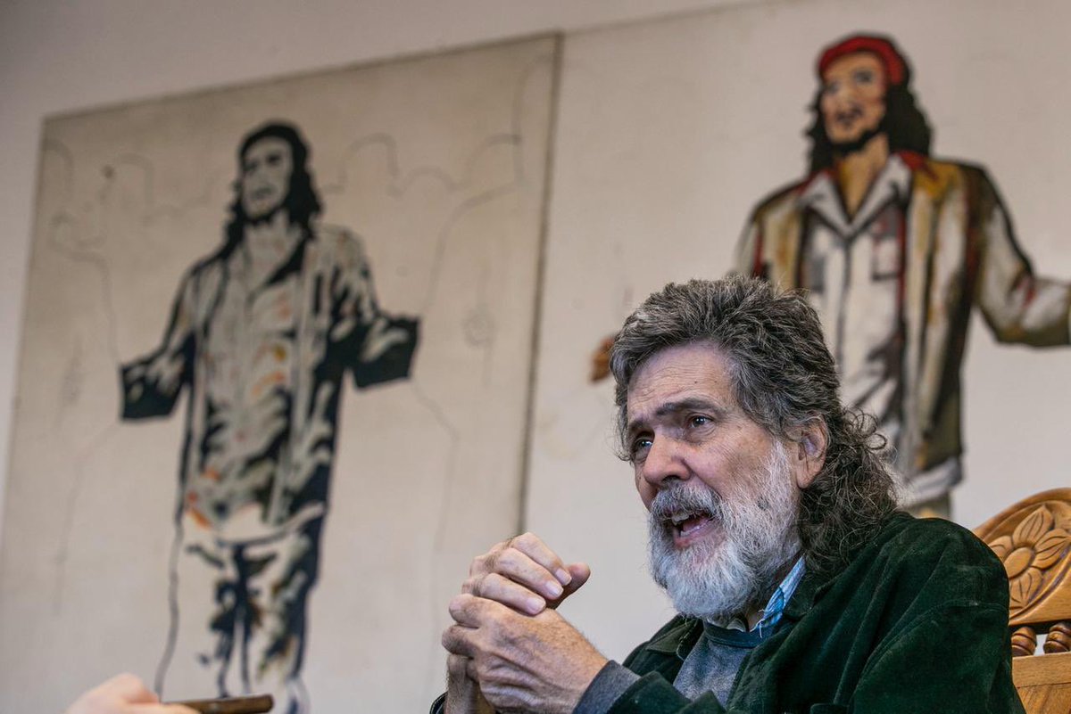 Según Abel Prieto <a href="/AbelPrieto11/">Abel Prieto</a>, Cuba se enfrenta al viejo dilema de: colonia o soberanía, colonia o independencia. Independencia es sinónimo de socialismo. Si pierden el socialismo se regresa a ser  colonia estadunidense <a href="/lajornadaonline/">La Jornada</a> 

jornada.com.mx/2026/02/10/pol…