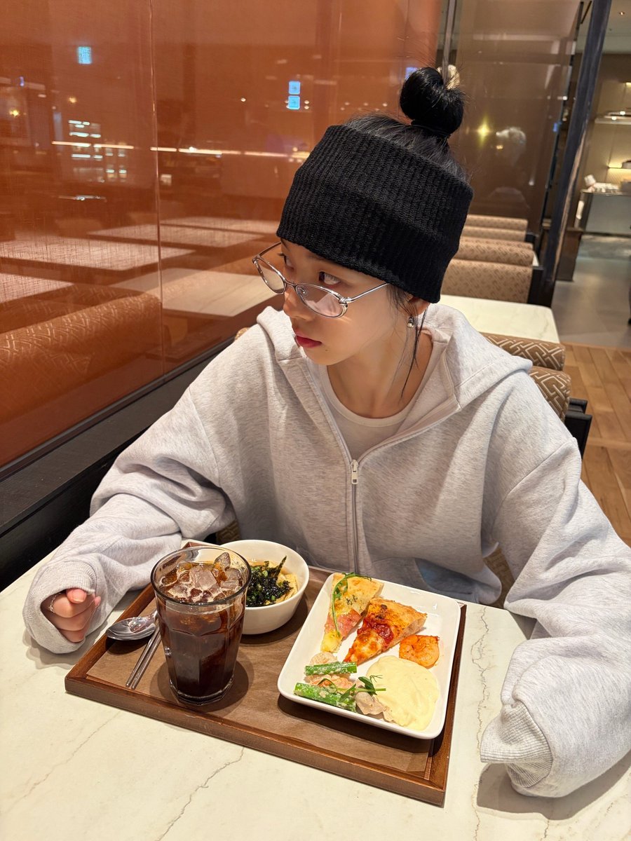 < &amp;. >
Good evening everyone,
저녁 식사 잊지 마세요!