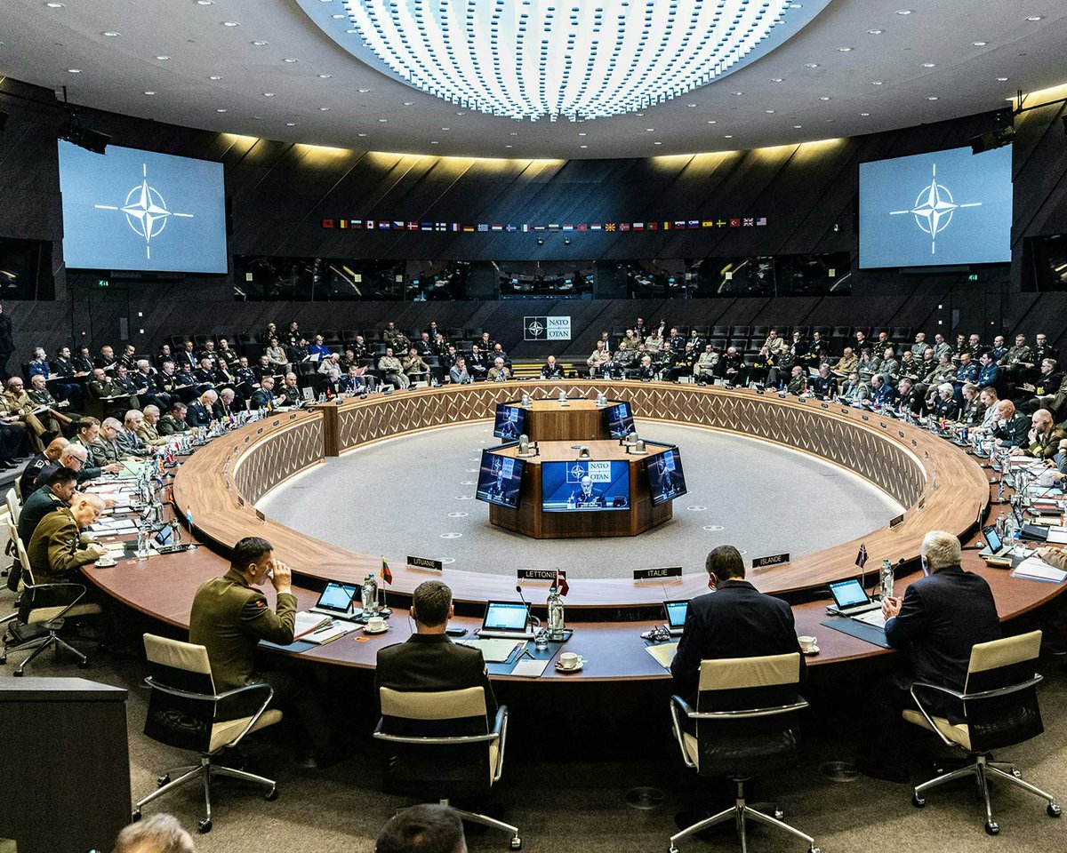 🎖️ Historic milestone for #NATO!

On Feb. 6, Allies agreed on a new distribution of senior officer responsibilities, with European Allies, including new members, to play a stronger role in the Alliance’s military leadership, and the US to confirm a strong commitment to NATO.

A