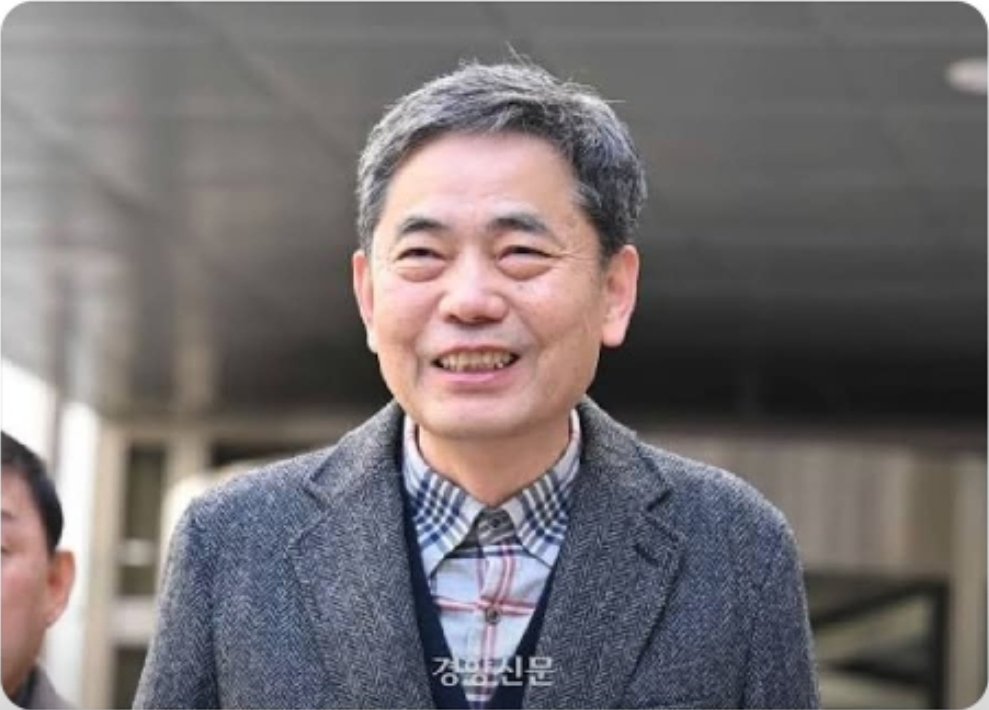 앞으로 나한테 뇌물 줄꺼 있으면 내 아들한테  주면 되
그게 대한민국에선 합법야~~