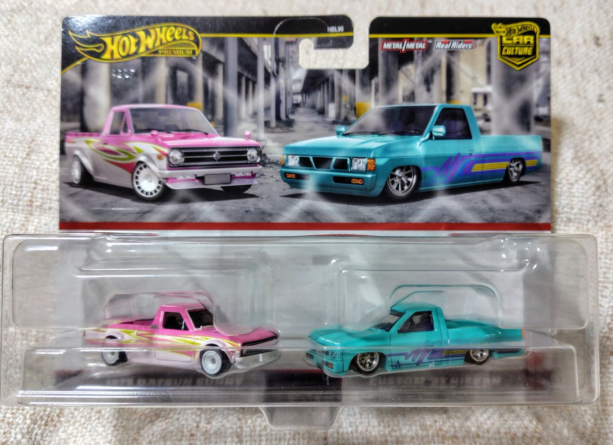 ホットウィール 2パック ·1975 DATSAN SUNNY TRUCK ·CUSTOM 93 NISSAN