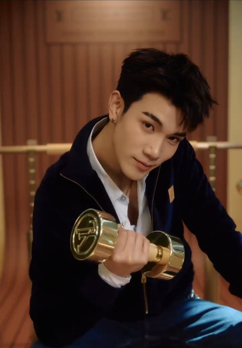 kkxxxnj's tweet image. จะมายกดัมเบลต่อยกระสอบเหมือนกันไม่ได้ 🫠🫠

LV HOTEL BKK X FOURTH
#LouisVuittonxFourth