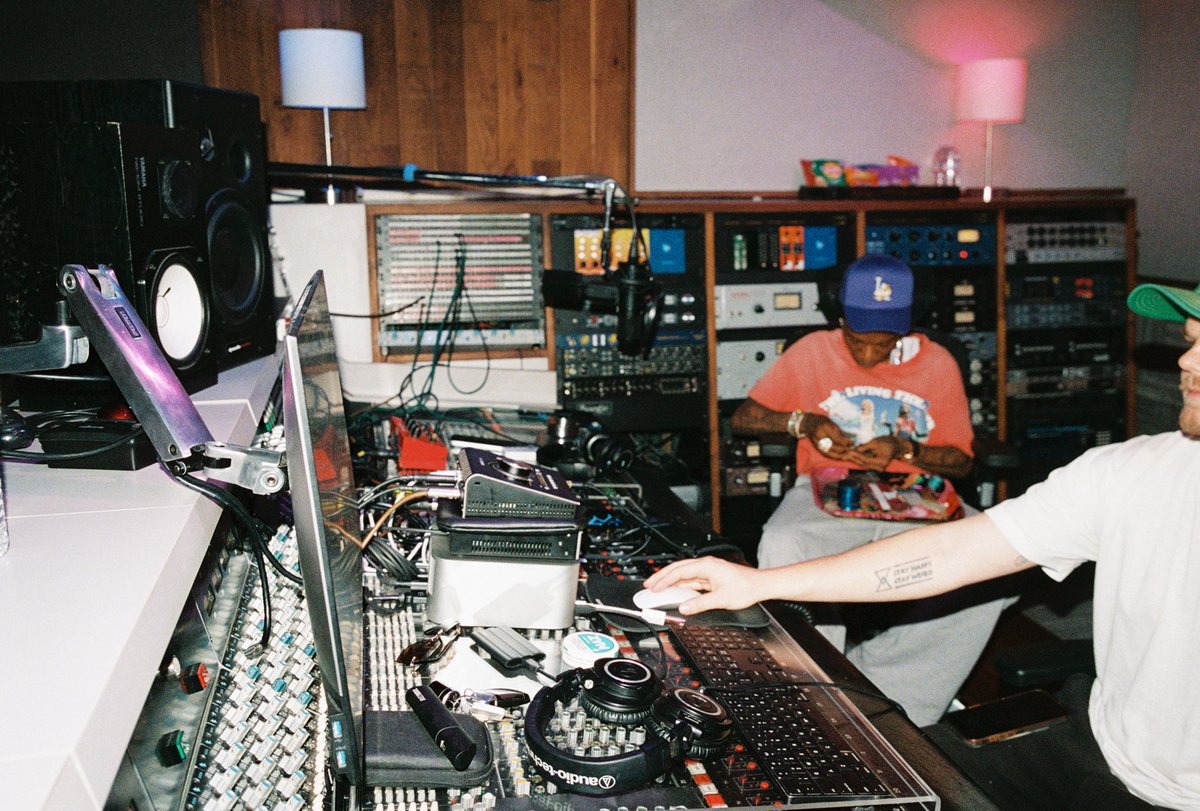 DJ TUNEZ tweet media