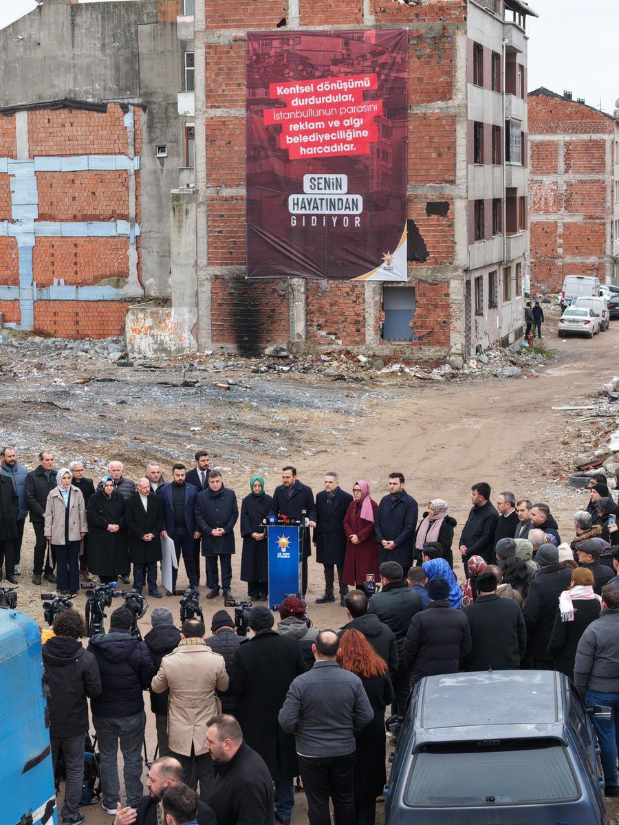 salihademirer's tweet photo. İsmetpaşa Mahallemizde durum açıktır. Deprem bölgesinde kısa sürede konut üreten güçlü bir devlet iradesi varken İstanbul’un merkezinde yıllardır süren bu gecikme kabul edilemez. Burada kaybedilen yalnızca zaman değildir. Hemşehrilerimizin güvenliği, huzuru ve hayatı da kaybolmaktadır. 

📍Bayrampaşa