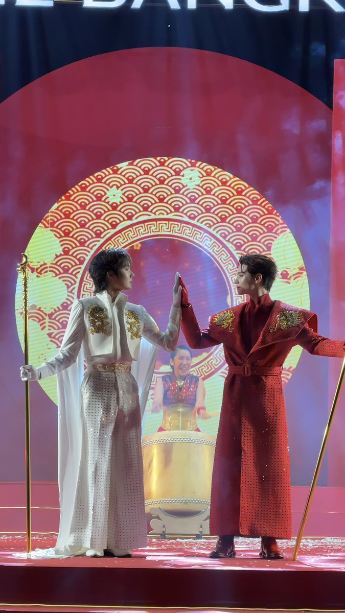 onebangkok_shop's tweet image. เหมาะสมมากค่ะ ❤️🤍

KENGNAMPING AT OneDynasty 2026
#KENGNAMPINGxONEBANGKOK
#KengNamping  #เก่งน้ำปิง