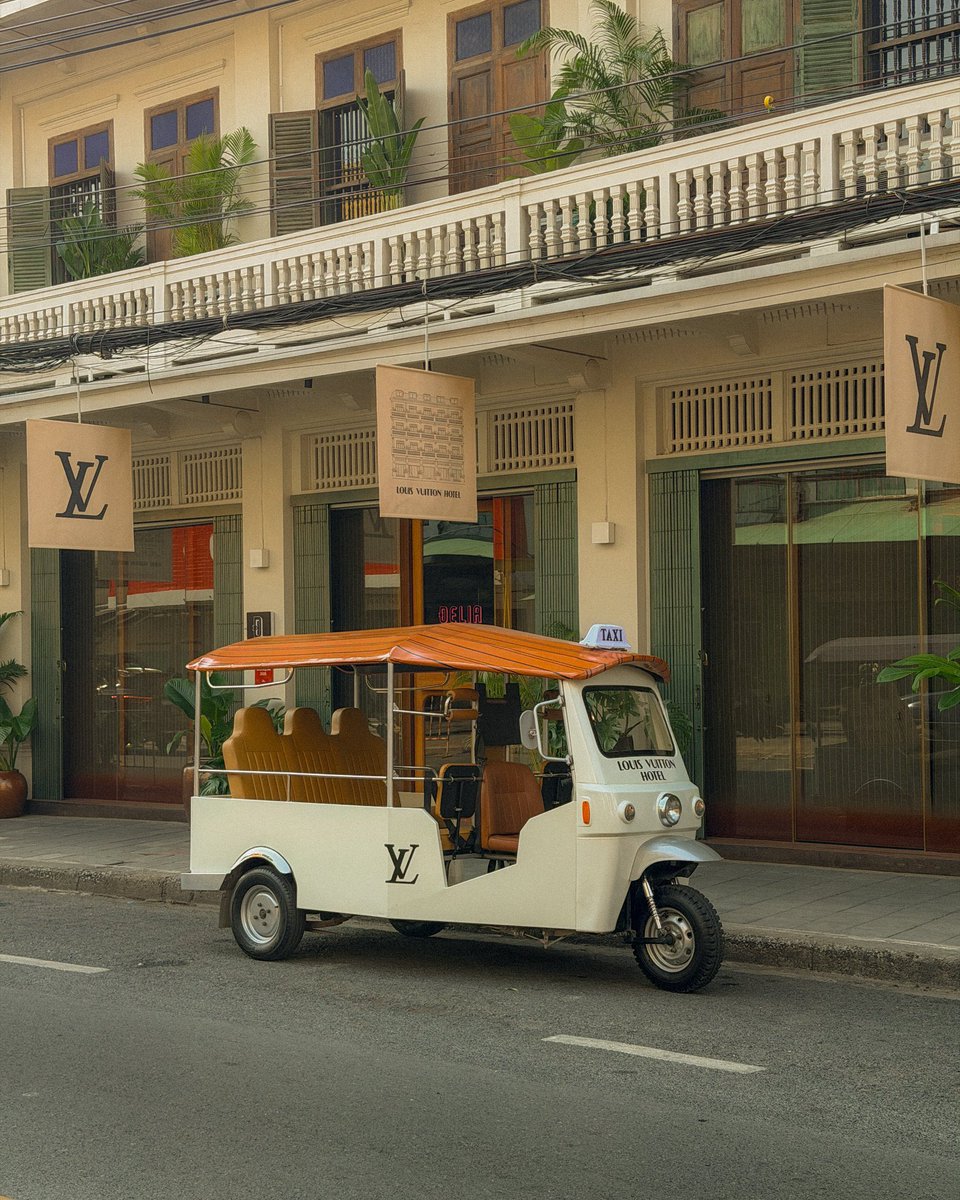 Fourth_Fashion's tweet image. การเลือกกรุงเทพ คือการยอมรับว่าเมืองนี้มีทั้งประวัติศาสตร์และพลังของคนรุ่นใหม่ น่าภูมิใจมากจริง ๆ 🤍

LV HOTEL BKK X FOURTH
#LouisVuittonxFourth
#LVMonogram130 #LouisVuitton