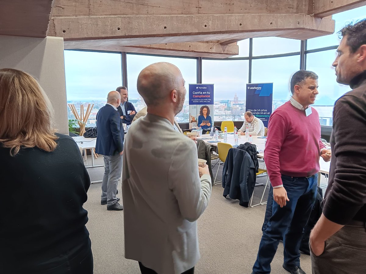 UrbanEventMkt's tweet photo. 👏Ya comenzando nuestro encuentro entre directores de tecnología en Madrid, con cafecito en mano a punto de comenzar el debate.

@arsys  - #Formalize - #StefaniniGroup https://t.co/dR3NLVWxSp