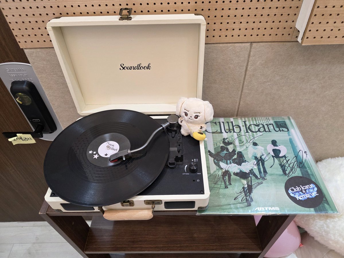 MisakiShishido's tweet image. 오늘 진짜 즐거운 하루 있었어요 🥰 우리 소중한 정은이를 위해 이렇게 좋고 진심이 담긴 생카를 준비해 주신 주최자분께 정말 감사드립니당 💖

#정은이_발자국을_따라
#Mark_the_Spot