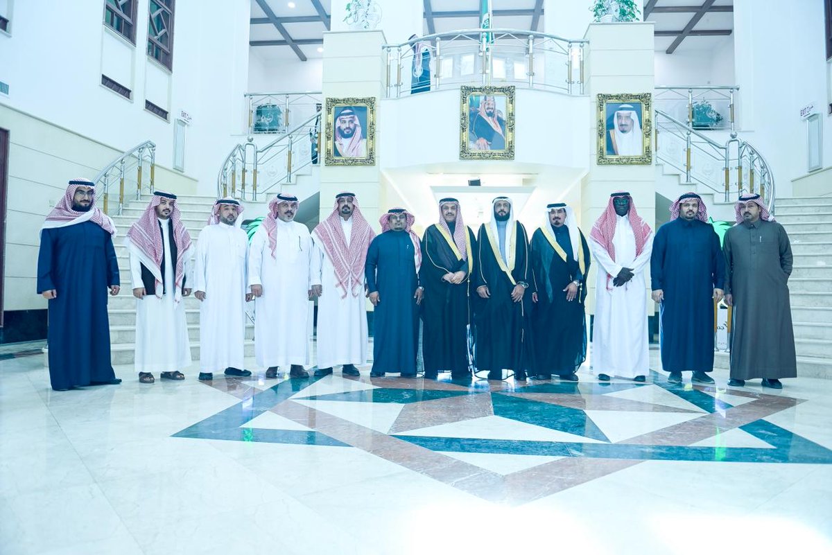 #أضواء_الوطن | محافظ الرس يكرم الموظف المتقاعد محمد الهنيدي بعد 39 عامًا من العطاء
 adwaalwatan.com/3672015/