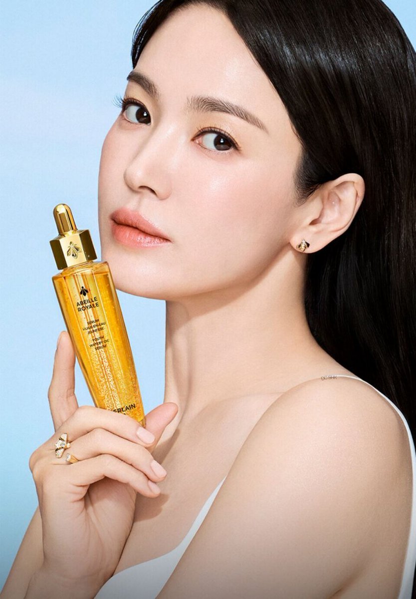 New pictures of Hyekyo for Guerlain. Serving the prettiest face ✨

#SongHyeKyo