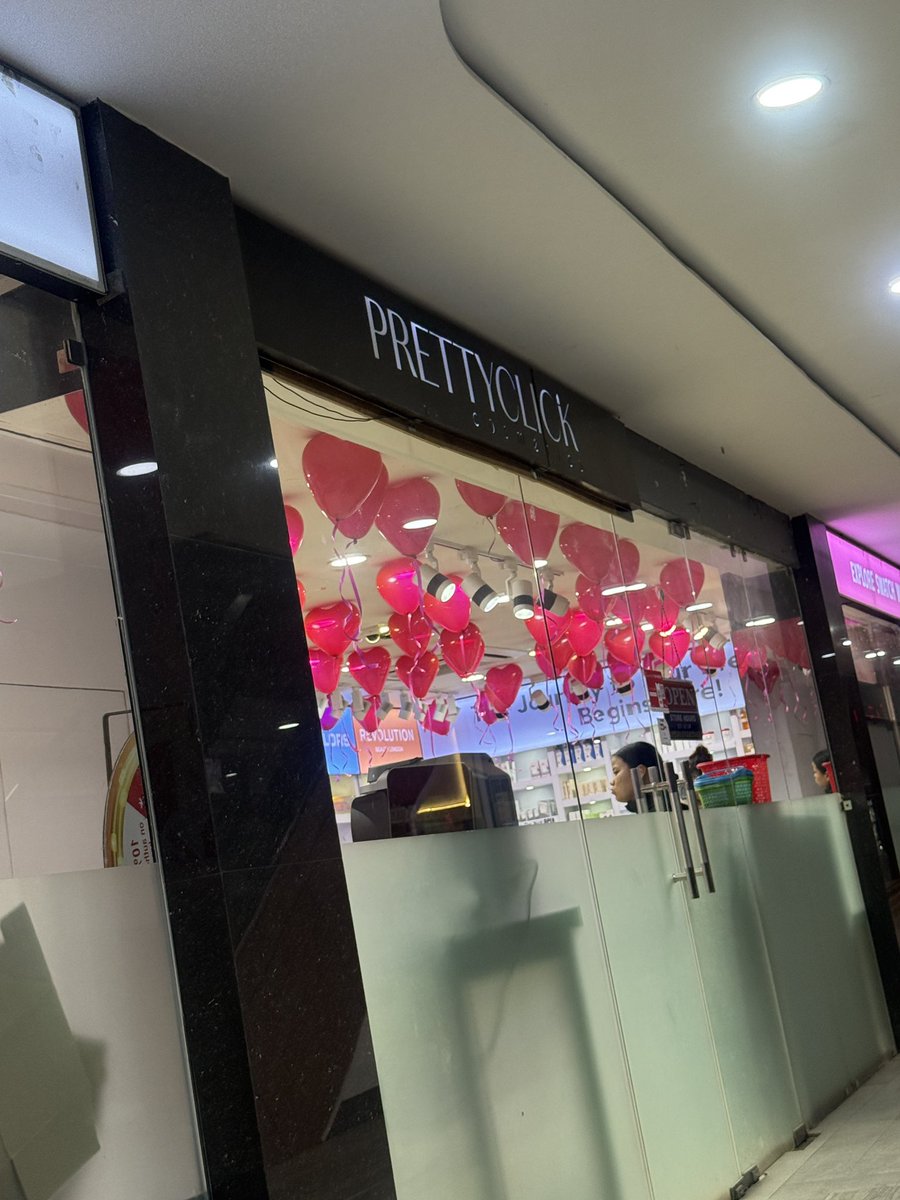 Bill तिर्दिने मान्छे कुर्दै बसिराछु 😂😂