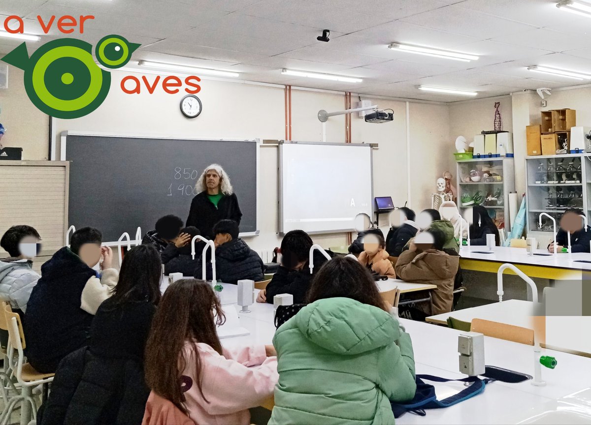 AverAves's tweet photo. A pesar de la lluvia, un curso más hemos completado todas las actividades con seis grupos de 1º de la ESO del @ies_pradolongo de #Usera
No llueve: a todo parque
Llueve un poco: con capuchas y paraguas
Jarrea: mitad en el aula, mitad fuera
Llueve al final: terminamos en la entrada https://t.co/GpKRHRUBio