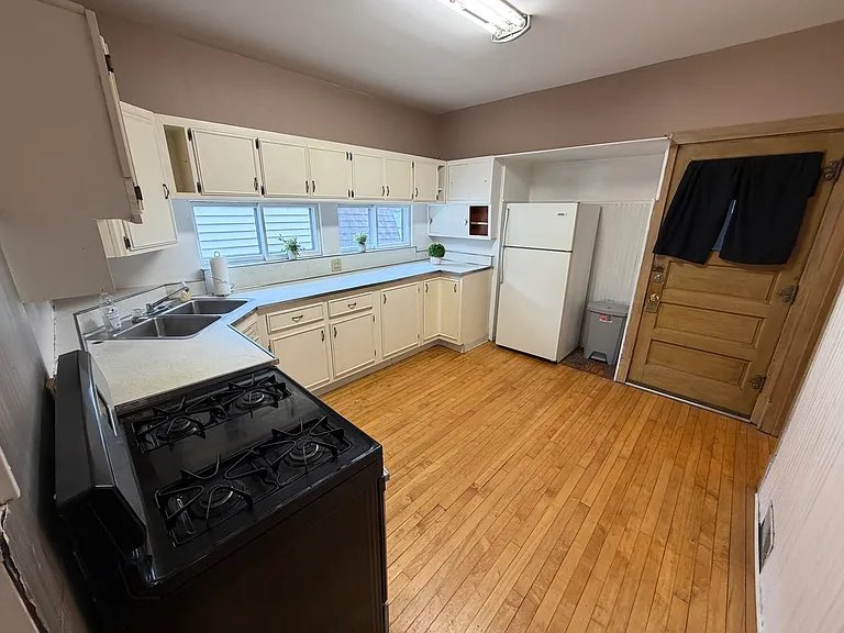 #ForRent
#apartmentupgrade 
#housingmarket 
#chicagohousing