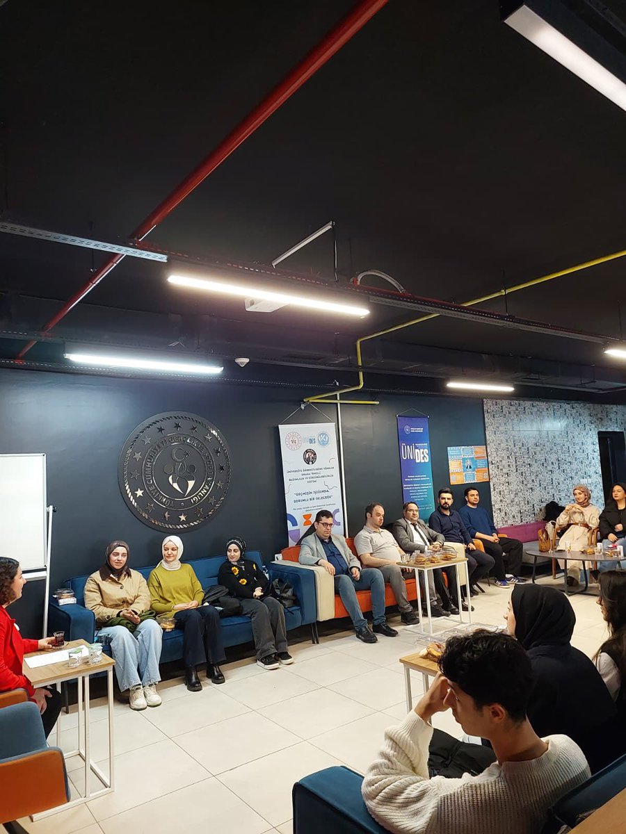 Kayseri Üniversitesi Genç Ofis 5.Dönem Ünides projelerine devam ediyor!
Atatürkçü Düşünce Kulübü
"Üniversite Öğrencilerine Yönelik Drama Temelli Bağımlılık ve Sürdürülebilirlik Eğitimi" projesi ile öğrencilerimiz uygulamalara devam ediyor ✨💐
#Kayügençofis
#Ünidesgençofis