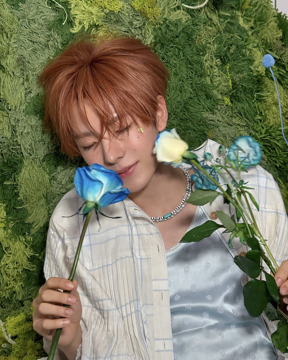 나는 원래 *박이라는게 존재하는지도 몰랏던 그냥 순수 빠순이엿는데 이분이 나를 른충이의 악마로 만든거임 .. 누군가를 박아주는게 이렇게 행복한건줄 몰랐다 근데 울찌는 능동적으로 요구하러오시는편이긴해