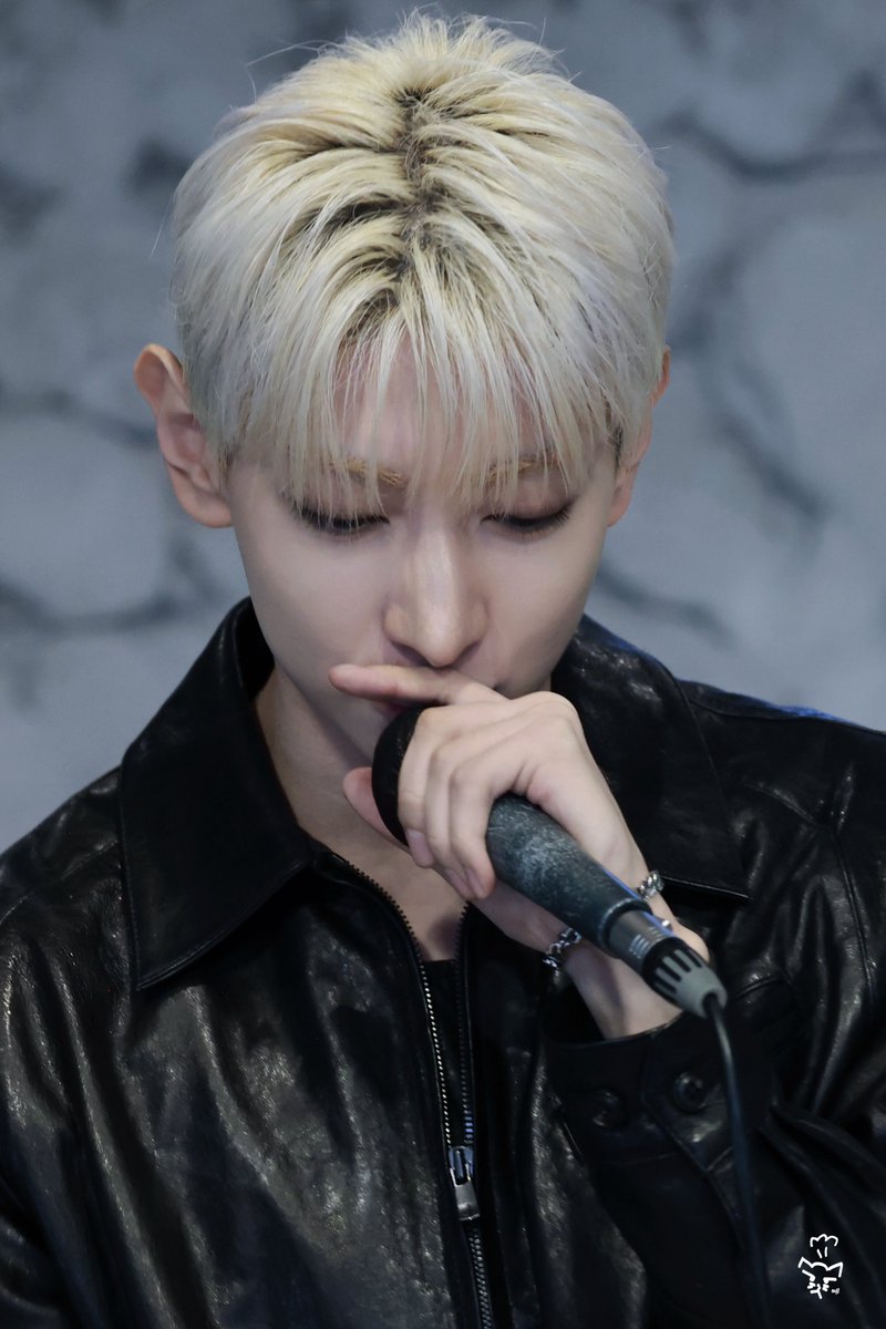 260207

#SYA #샤 #이준영 
#BLITZERS #블리처스
#여우한마리_잡아가세용