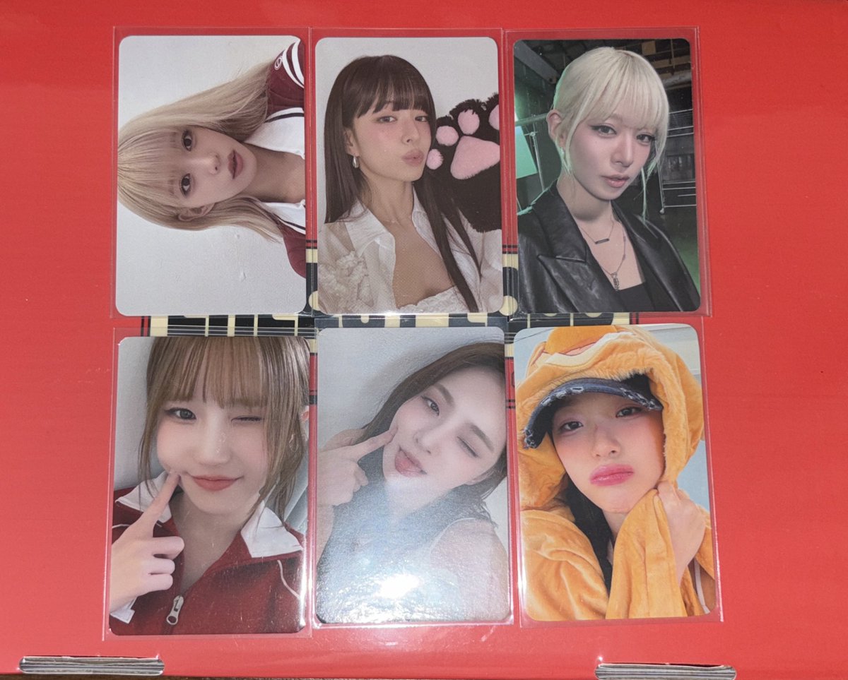 chaeng_00_'s tweet image. #rt #rt이벤트
계정 키울 겸 소소한 이벤트 하나 열어요
당발: 2월 20일

계정 팔로우 후에 해당 게시물 rt 하신 분들 중에 키트 1명, 미개봉 시그 1명, 포카 6명해서 총 8명 추첨해서 굿즈 보내드리도록 하겠습니다

*배송비 부담 가능하신 분만 참여 부탁드립니다 감사합니다🙇