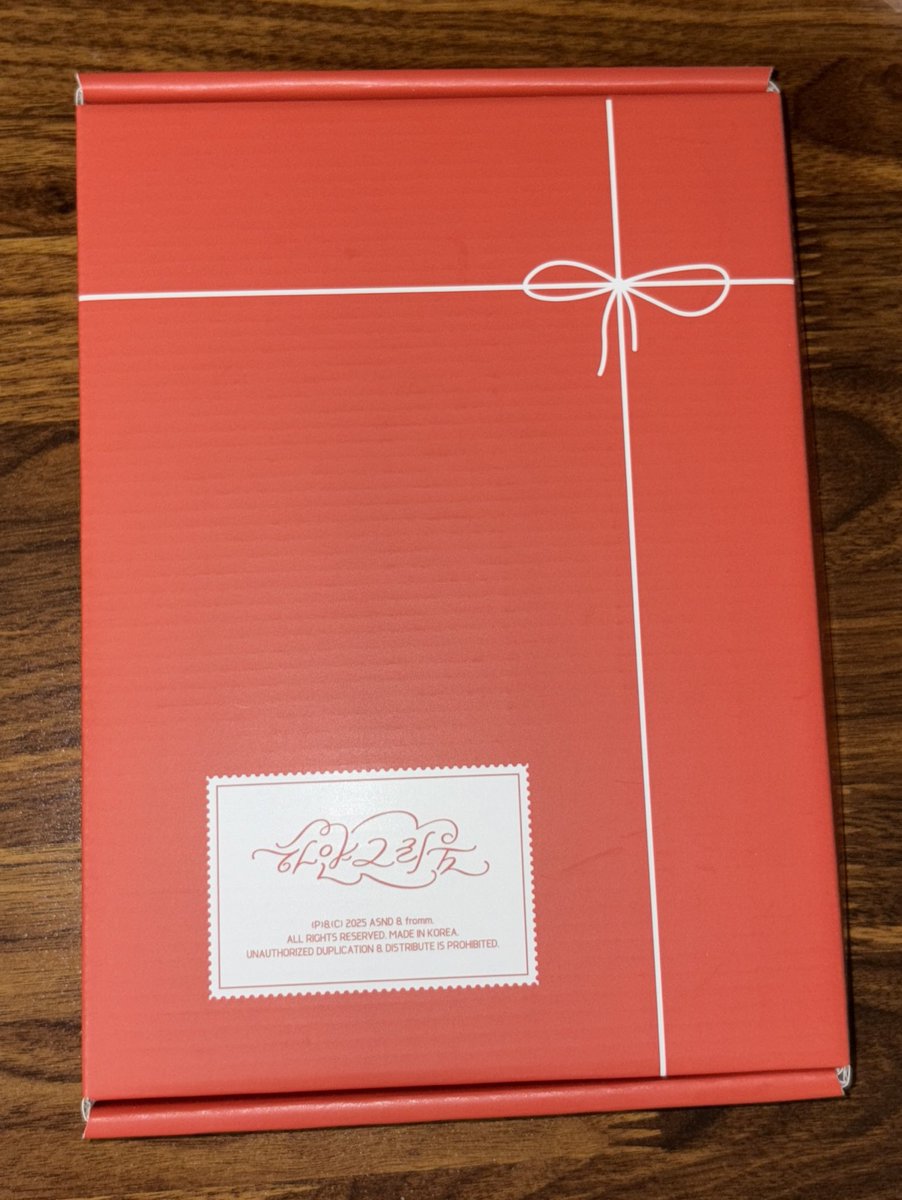 chaeng_00_'s tweet image. #rt #rt이벤트
계정 키울 겸 소소한 이벤트 하나 열어요
당발: 2월 20일

계정 팔로우 후에 해당 게시물 rt 하신 분들 중에 키트 1명, 미개봉 시그 1명, 포카 6명해서 총 8명 추첨해서 굿즈 보내드리도록 하겠습니다

*배송비 부담 가능하신 분만 참여 부탁드립니다 감사합니다🙇