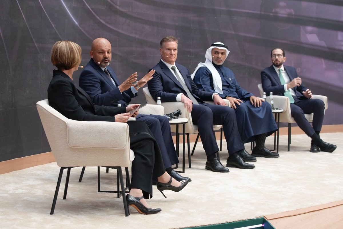 SaudiEVs_'s tweet photo. لوسد توقع اتفاقيات جديدة في منتدى القطاع الخاص ٢٠٢٦ https://t.co/3LiREaVgya 

#لوسد  #منتدى_صندوق_الاستثمارات_العامة #منتدى_صندوق_الاستثمارات_العامة_والقطاع_الخاص #سعودي_ايفيز

#PIF_PrivateSectorForum #Lucid #Lucid_Middle_East #Lucid_ME #SaudiEVs https://t.co/sqfibVBzIb