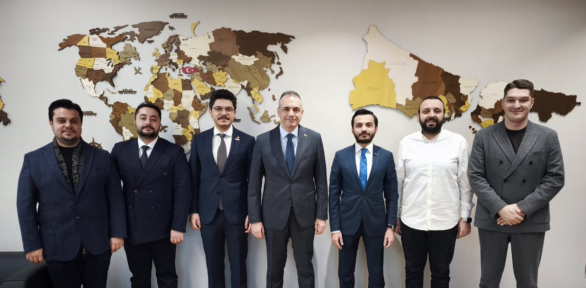 Genç ASKON Genel Başkanı Abdülsamed Öztürk ve Yönetim Kurulu Üyelerini Çevre, Şehircilik ve İklim Değişikliği İl Müdürlüğü'müzde misafir ettik. Gündemimizdeki konular hakkında istişarelerde bulunduk. Nazik ziyaretleri için teşekkür ederim.