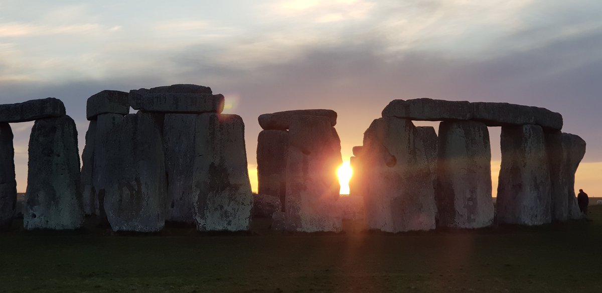 Sunrise at Stonehenge today (10th February) was at 7.29am, sunset is at 5.13pm  🌥