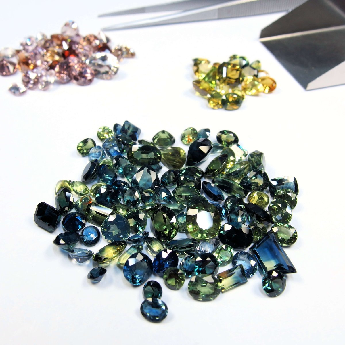 gemstory's tweet photo. Beautiful Gems from Australia

#sapphire #gircon #garnet #australiangem https://t.co/QskrBVL72a