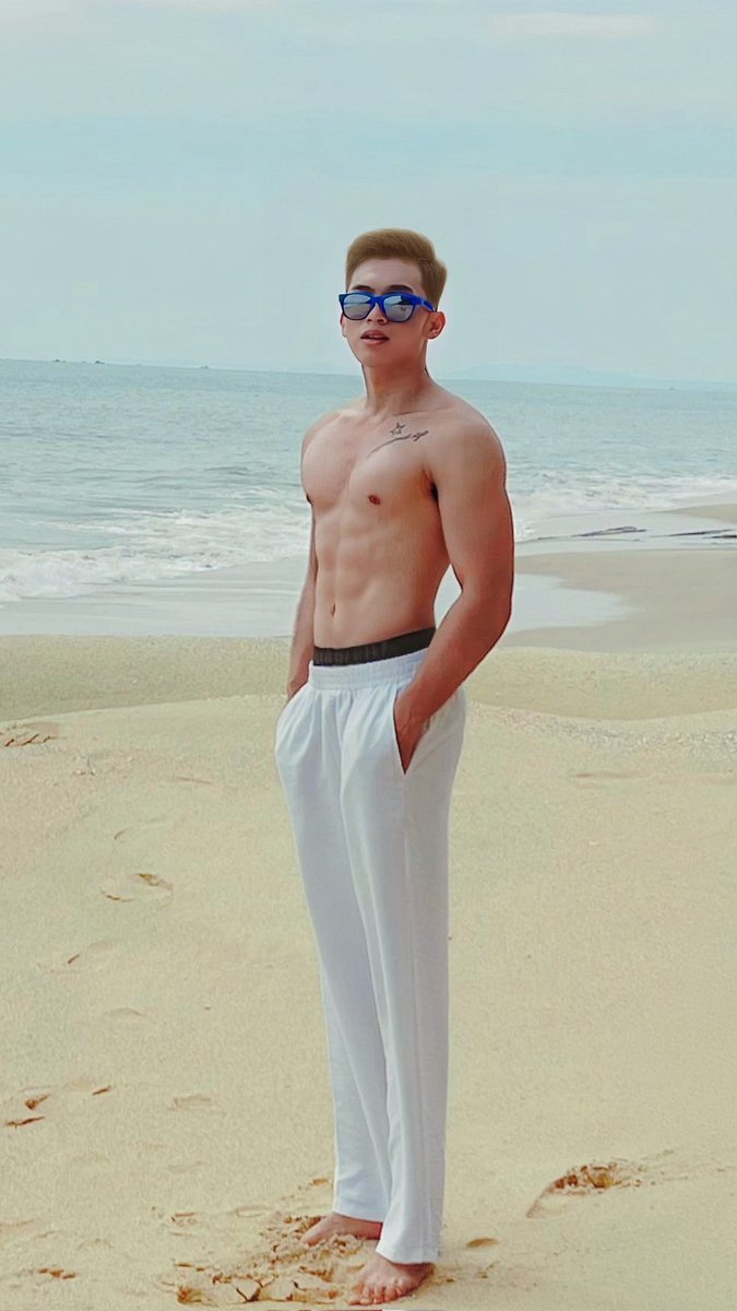 SingerTahi's tweet image. Ngoài biển cũng thú vị ha...gió biển mát mà cảnh quan cũng đẹp...💦
#tahi #singer #mister