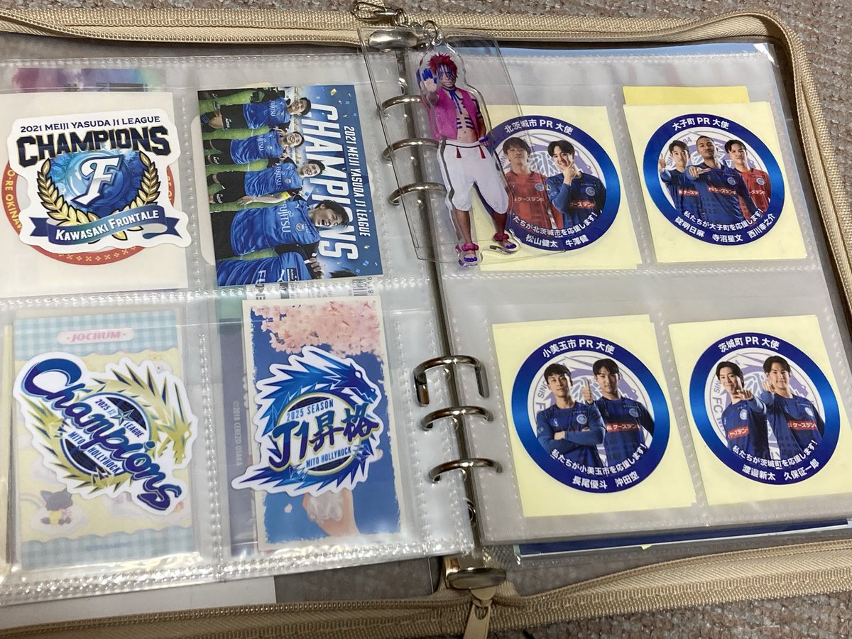 ワイの偏りすぎたクセ強シール帳(まだ作成途中)に、貴重な2枚が