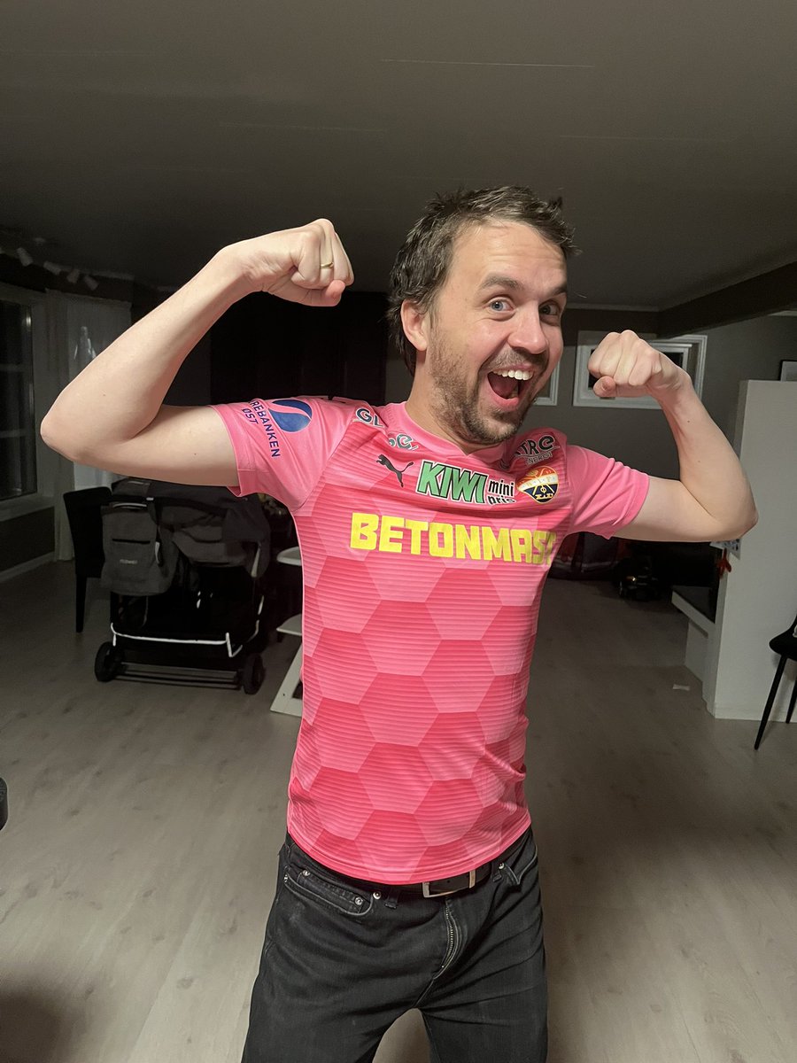 paabortebane's tweet image. Gratulerer med dagen, @godset! 
"Du er den aller vakreste, den flotteste og beste"🎶
#Godset